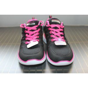 Women's Size 6 - Sketchers Memory Foam Summit